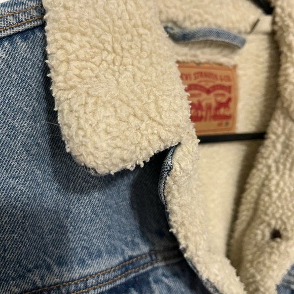Levi’s Women’s Original Sherpa Jacket size Medium - Picture 6 of 7